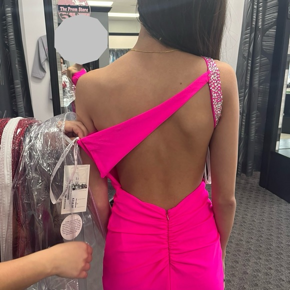 Short hoco dress. Size 000 with slight alterations. - Picture 2 of 4